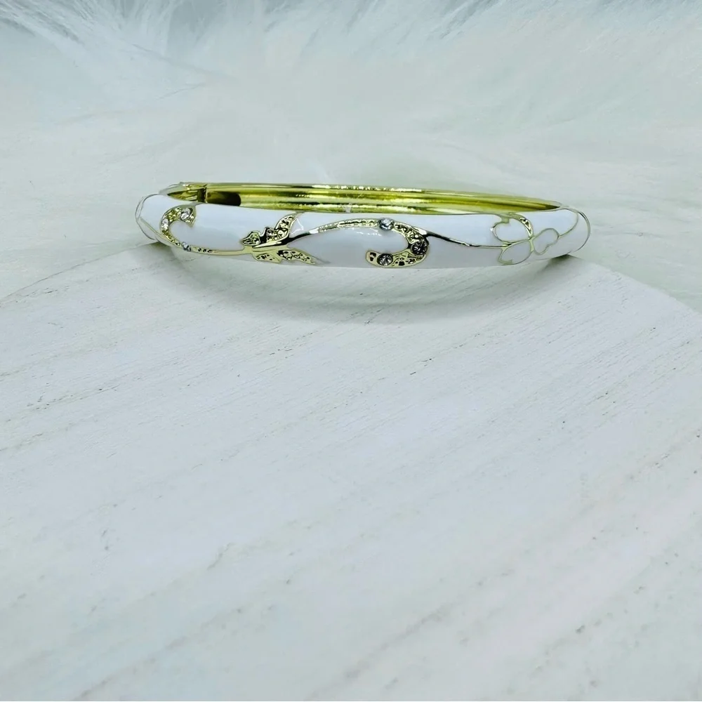 White Jasmine Floral Enamel Cloisonne Bracelet Bangle